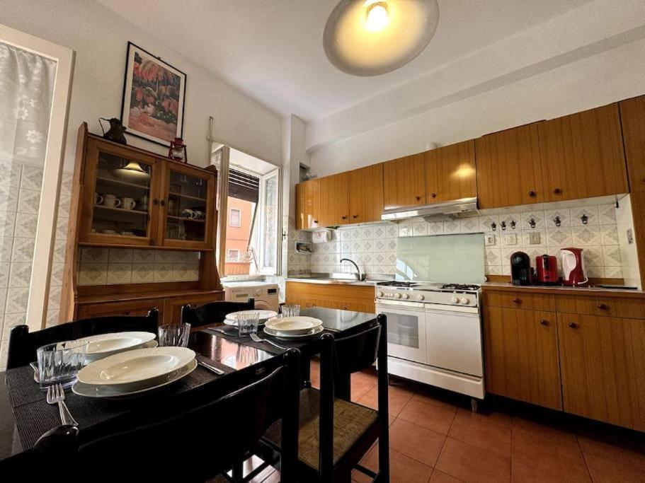 Mancinelli Art Apartment *